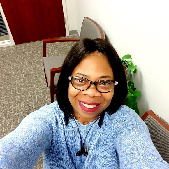 Meet your Posher, Felicia - Picture 1 of 1